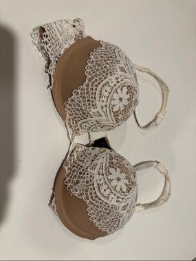 Victoria's Secret Tan Bombshell Plunge with White Lace Overlay NEW
